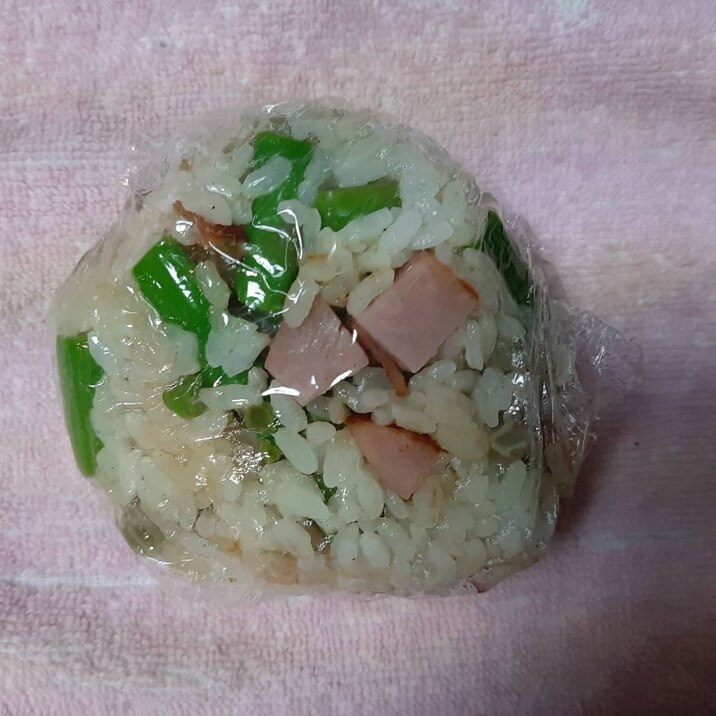 ハムアスパラ豆ごはんおにぎり
